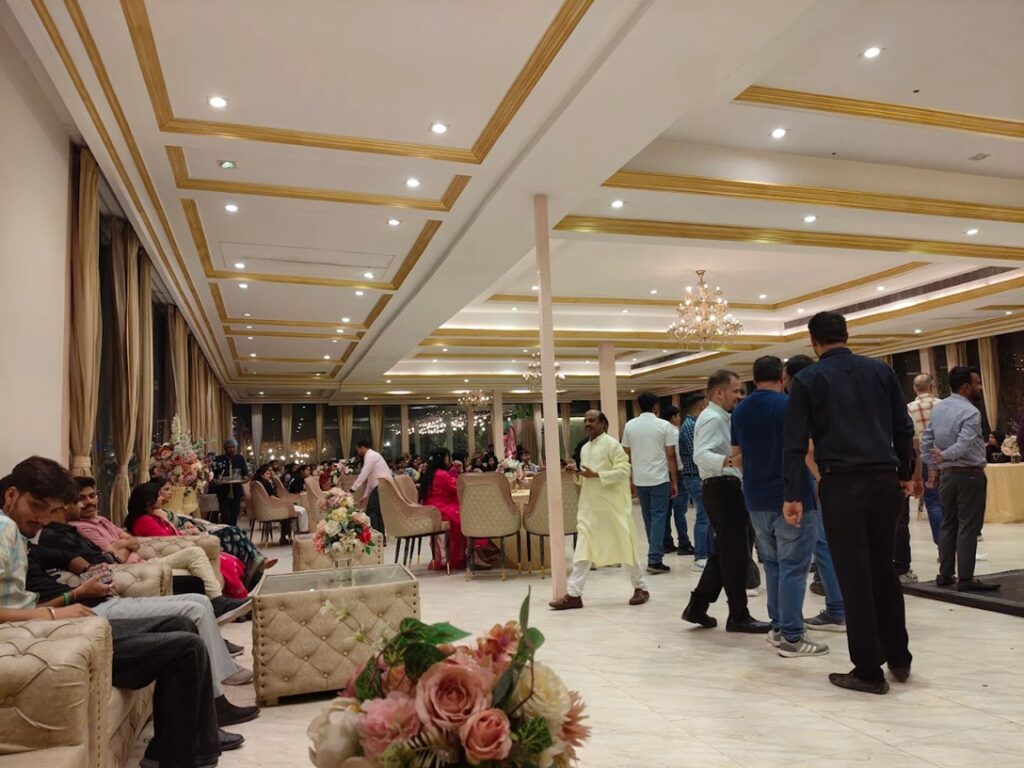 Royal Swan Banquet